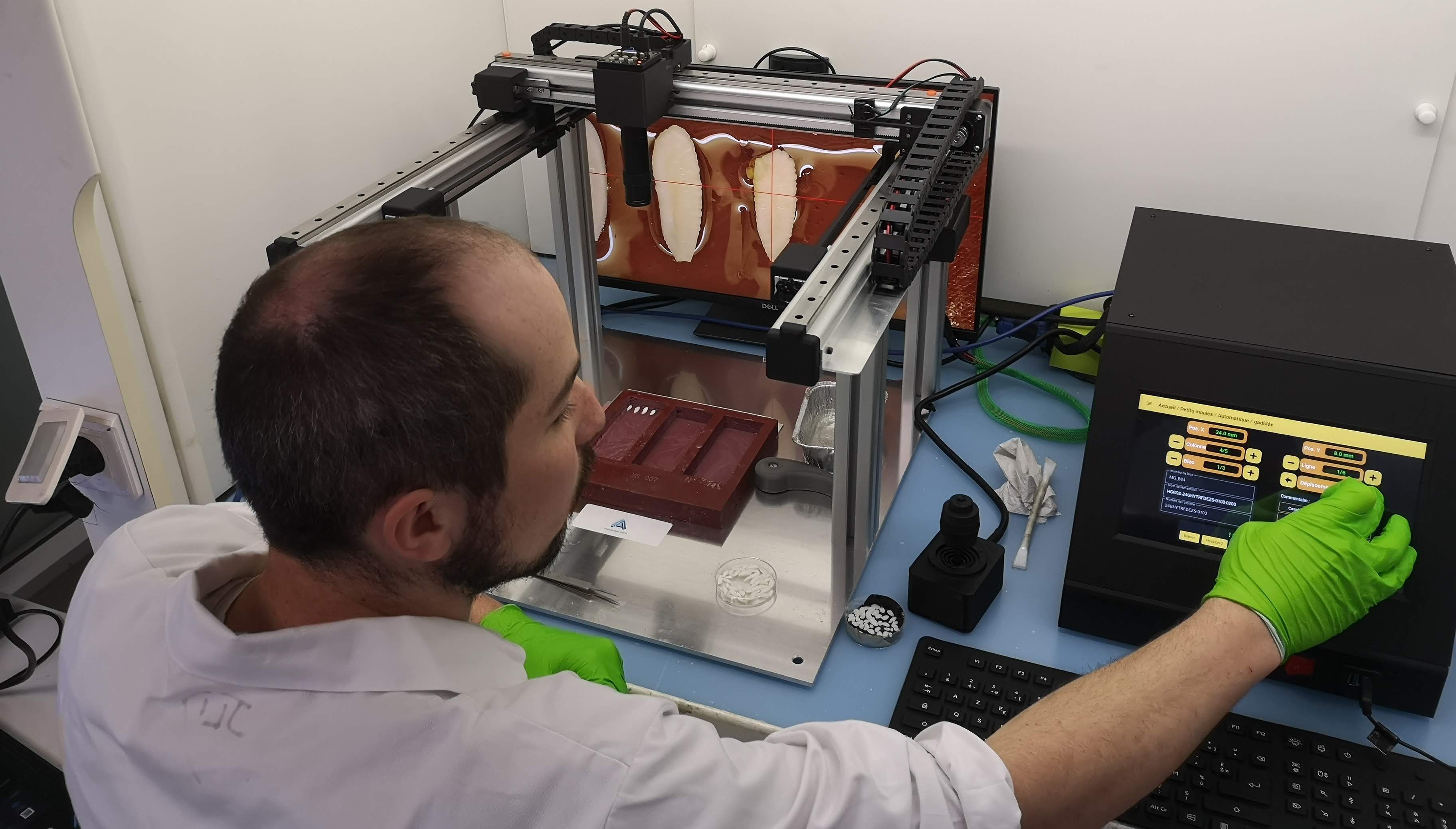 Machine de positionnement d'otolithes (Ifremer)
